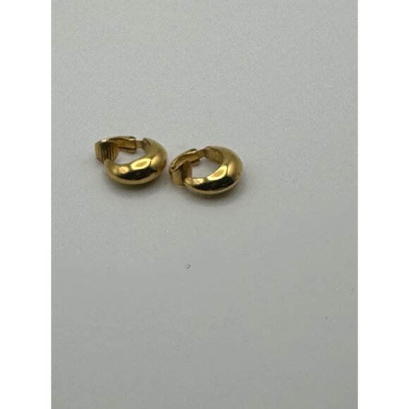 Trifari Yellow Gold Plated Classic Huggie Hoop Earrings Dainty Clip On - Picture 5 of 6